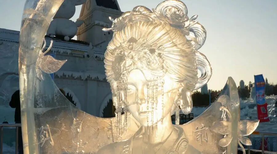 一座冰雕看哭好多网友?创作者揭秘 一座冰雕看哭好多网友?创作者揭秘