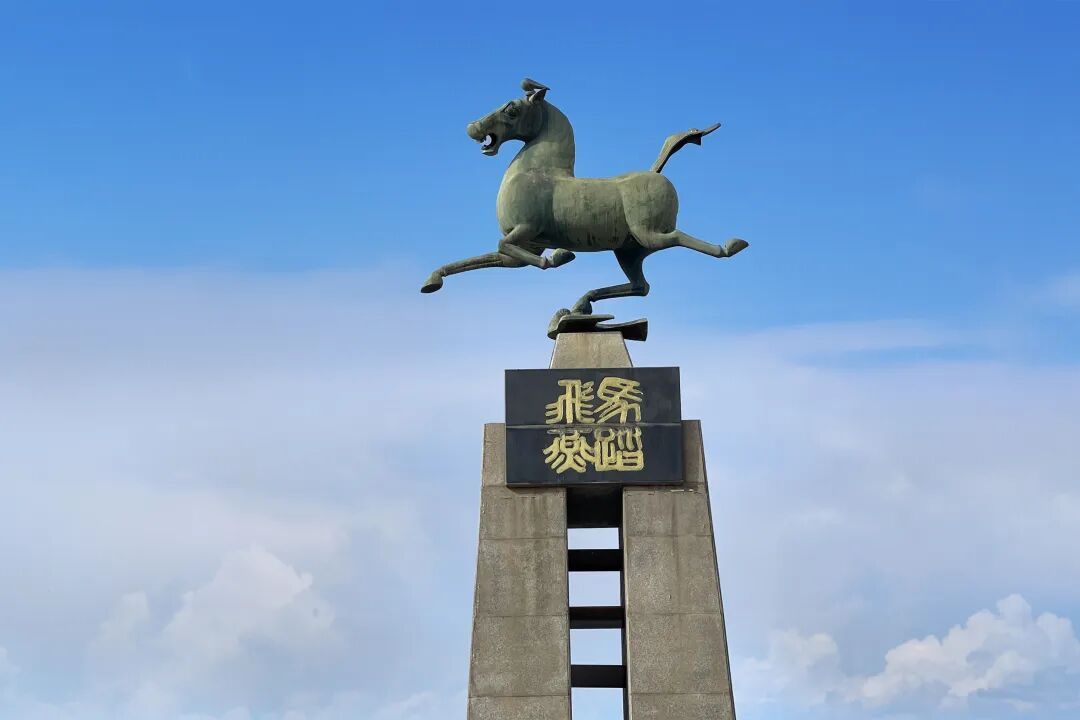 出站遇喜，马到成功！这三座火车站要“火”！