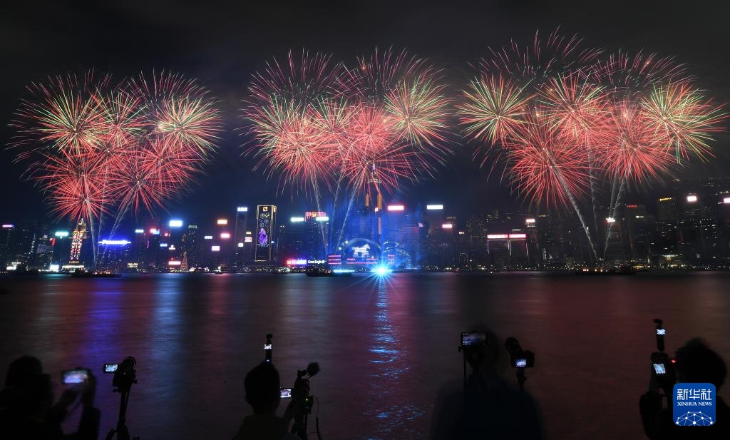 香港：烟花汇演庆新春