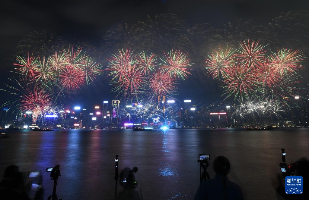香港：烟花汇演庆新春
