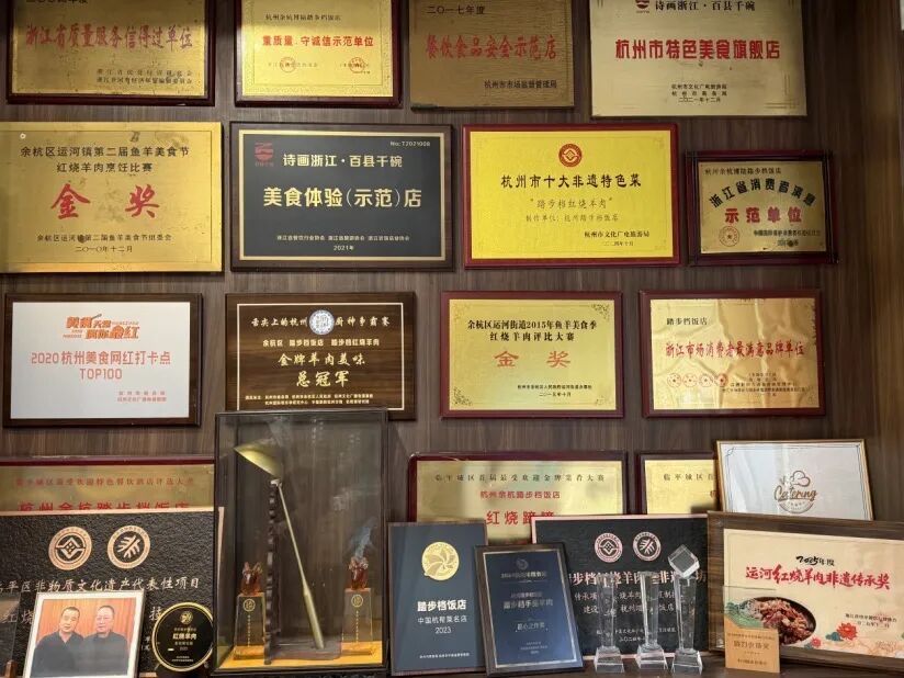 一天2000斤都不够卖!杭州这里忙得热火朝天,有人坐3小时的车赶来… 一天2000斤都不够卖!杭州这里忙得热火朝天,有人坐3小时的车赶来…