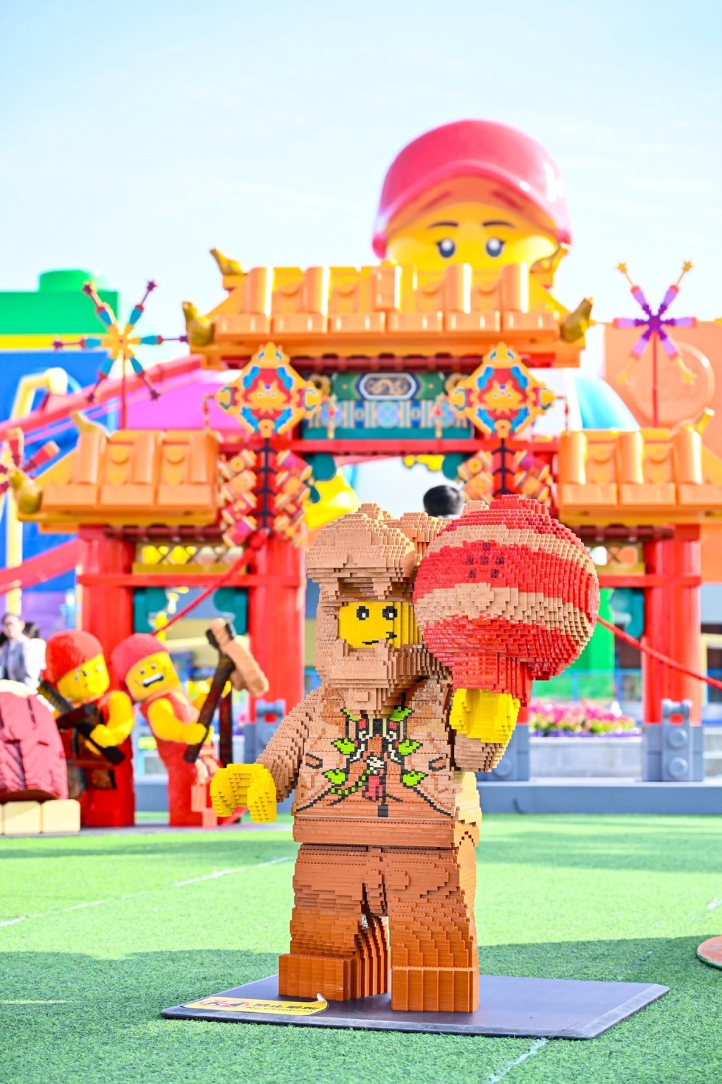 上海主要景点大年初四接待游客超115万人次,未来几天将迎短途游高峰 上海主要景点大年初四接待游客超115万人次,未来几天将迎短途游高峰