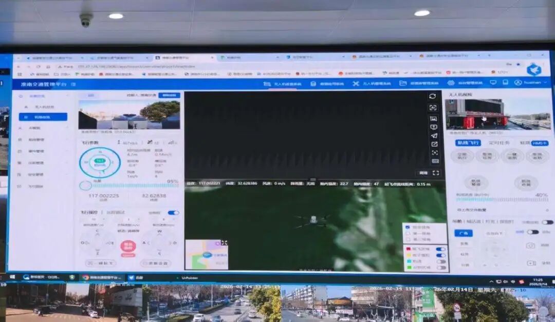 一肩担温暖，一心守通途