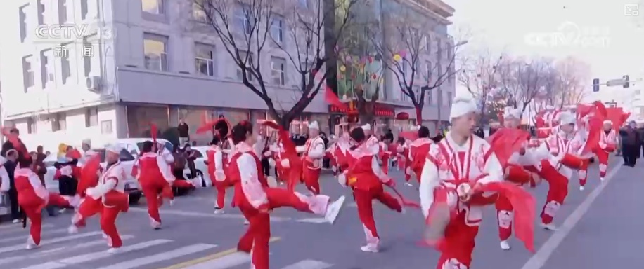 传统文化潮趣“出圈”共绘中国年 流动的文化盛宴让年味更浓、传承更鲜活