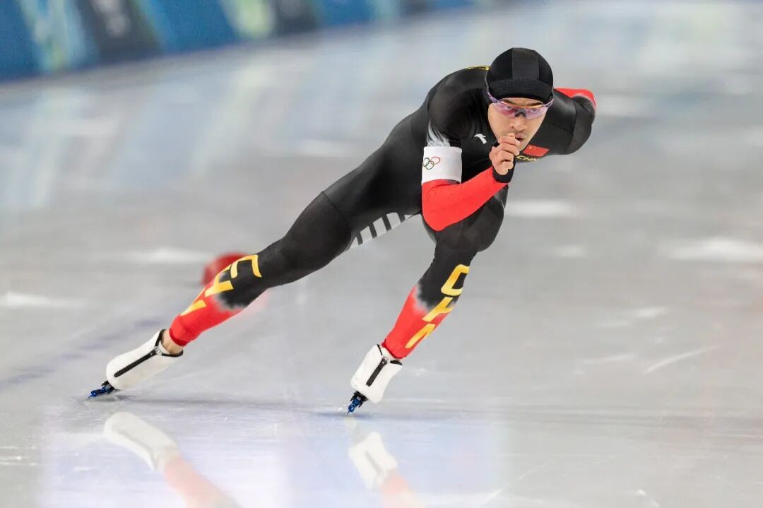 宁忠岩破奥运纪录摘金！从手机屏保到现实，他跨过了那座“大山”