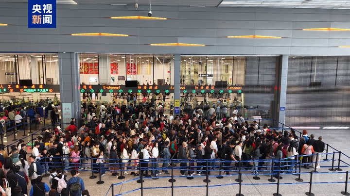 突破2.7万车次,港珠澳大桥春节单日车流量创历史新高 突破2.7万车次,港珠澳大桥春节单日车流量创历史新高