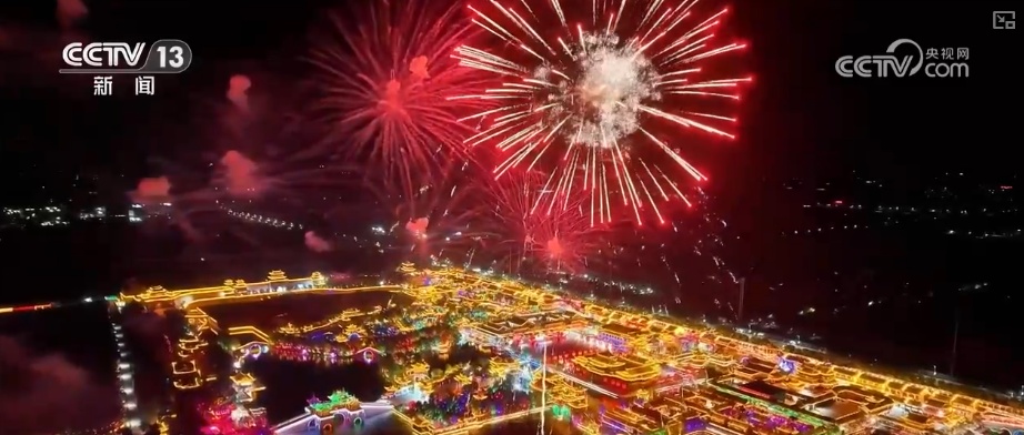 服务保障人员筑牢景区安全防线 让游客安心游玩欢天喜地过大年