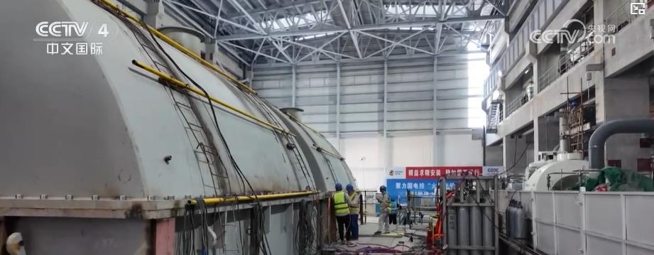 万家团圆时，他们在岗位上守护新春