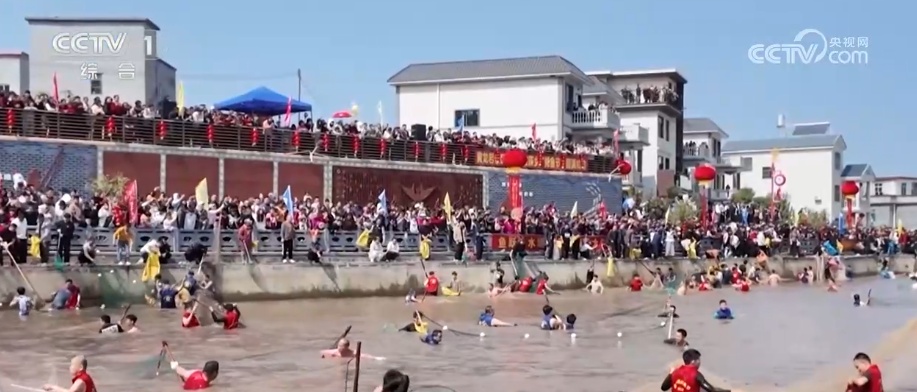 传统文化“潮”起来、文旅消费“热”起来 游客共赴新春盛景感受浓浓年味 传统文化“潮”起来、文旅消费“热”起来 游客共赴新春盛景感受浓浓年味