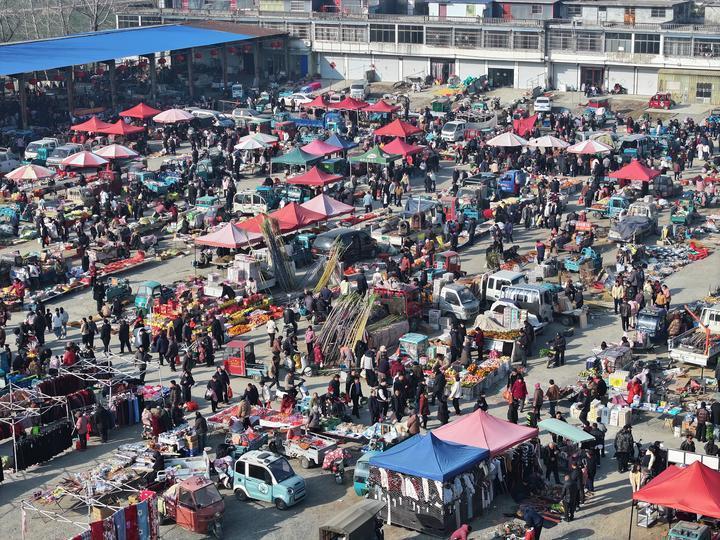 单场直播50万人观看!邢楼大集凭什么火出圈? 单场直播50万人观看!邢楼大集凭什么火出圈?