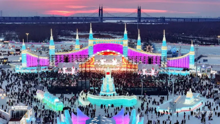 哈尔滨冰雪大世界临时闭园 22日拟恢复运营 哈尔滨冰雪大世界临时闭园 22日拟恢复运营