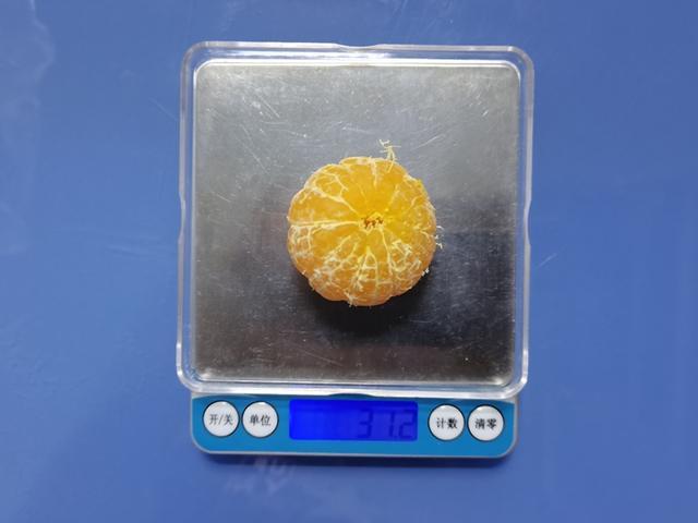 过年狂炫砂糖橘，我妈说我脸黄得像村口大黄狗