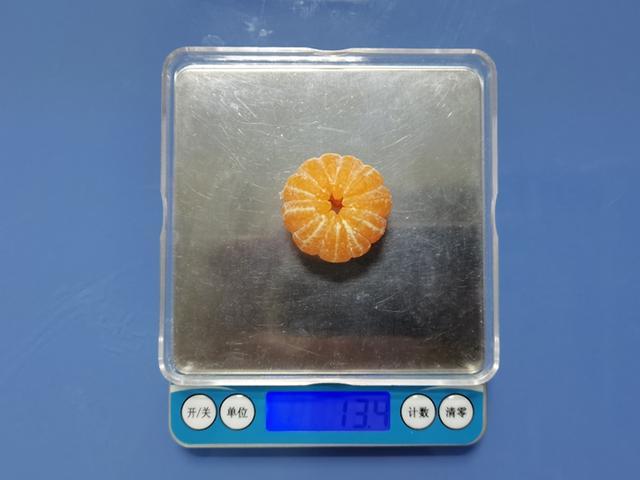 过年狂炫砂糖橘，我妈说我脸黄得像村口大黄狗