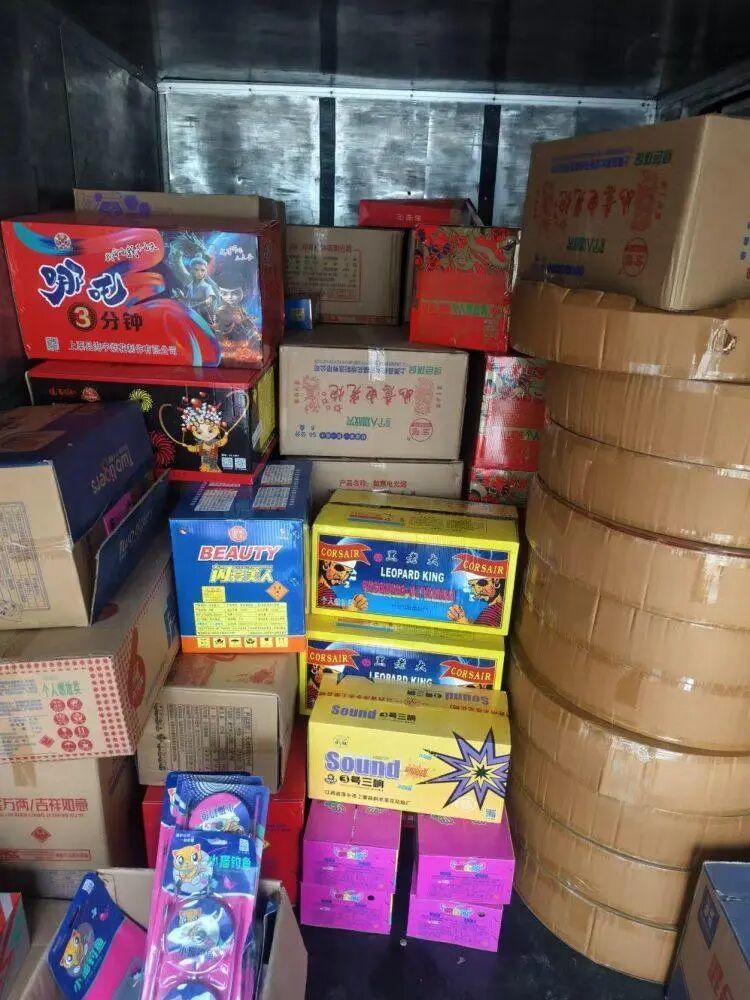 上海警方：曹某，拘留！去年12月以来已收缴1.2万余箱