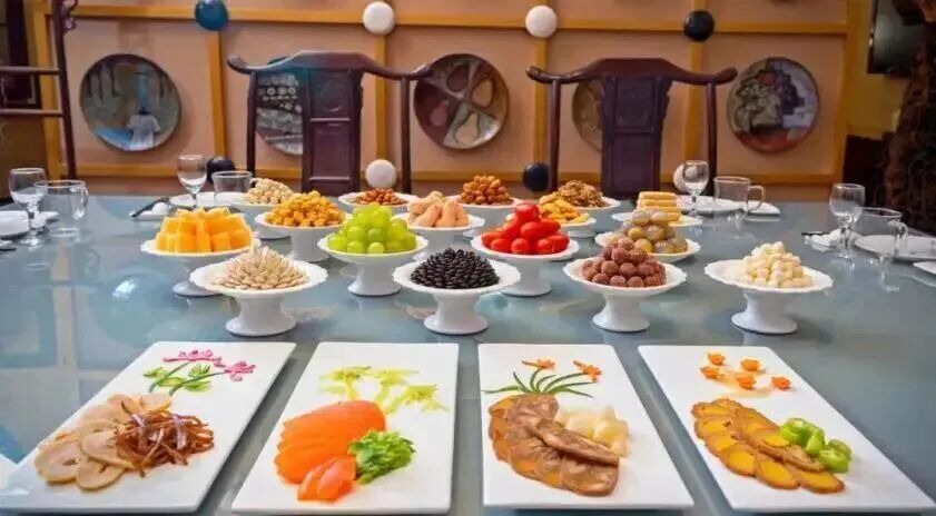 “每逢春节胖三斤,仔细一瞧三公斤”🦞🥩🥟 “每逢春节胖三斤,仔细一瞧三公斤”🦞🥩🥟