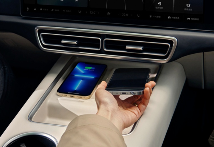 高速CPC卡在车内“爆炸”！千万别把它放在这个地方！