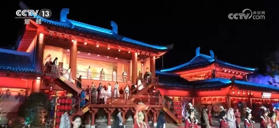 老民俗“走”出来与新消费“连”起来 文旅市场暖意浓游客“乐”享假日 老民俗“走”出来与新消费“连”起来 文旅市场暖意浓游客“乐”享假日