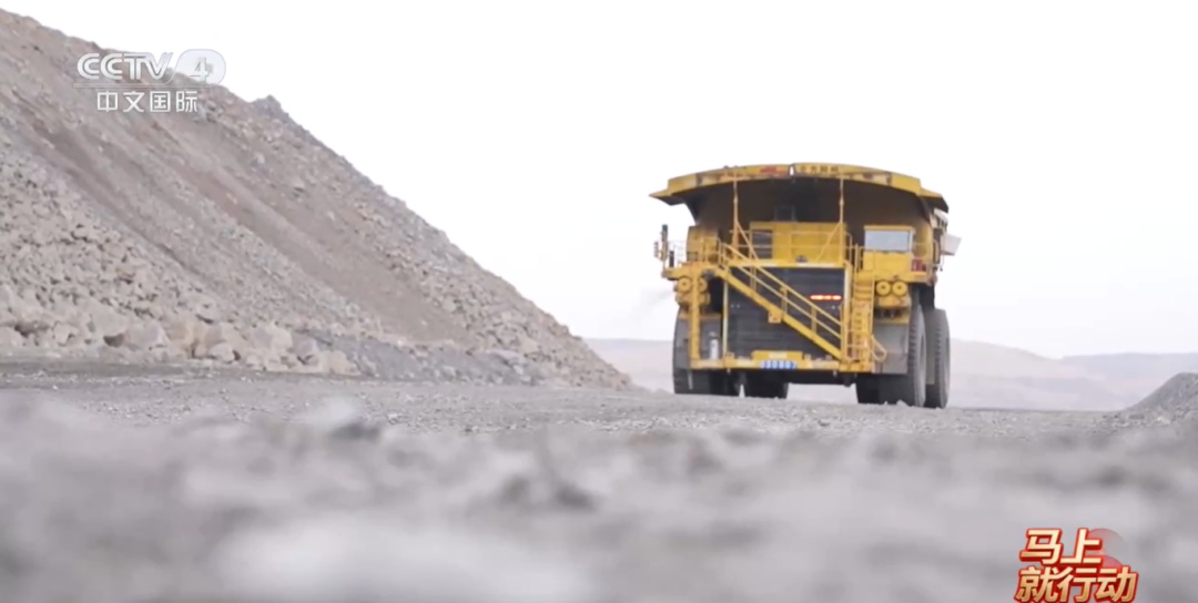 车上→室内 矿卡老司机的智能新岗位