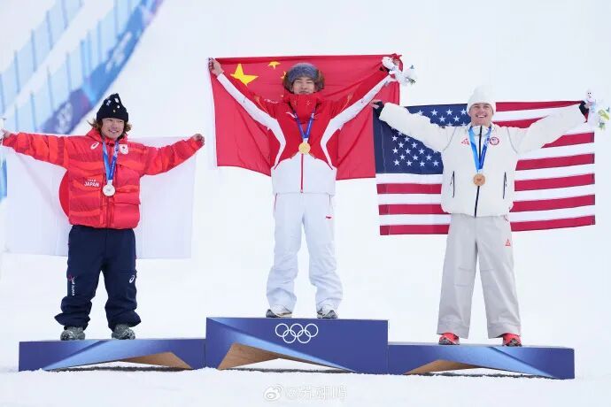 苏翊鸣教练辟谣不让谈恋爱:拿不到金牌不能交女朋友只是一句玩笑 苏翊鸣教练辟谣不让谈恋爱:拿不到金牌不能交女朋友只是一句玩笑