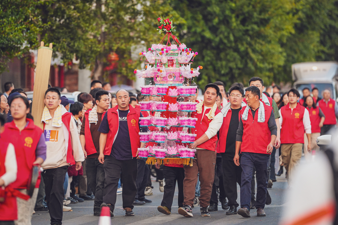龙岩连城：芷溪花灯民俗文化节热闹上演