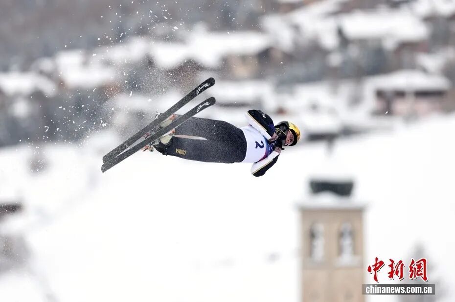 徐梦桃、王心迪、李天马，摘铜