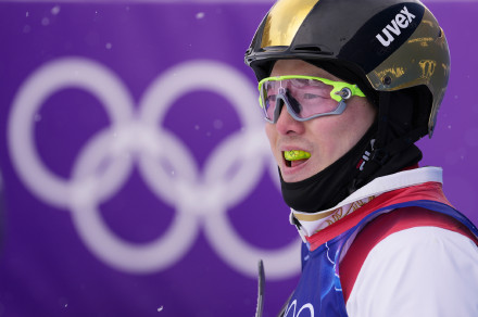 齐广璞带伤完赛泪别冬奥赛场