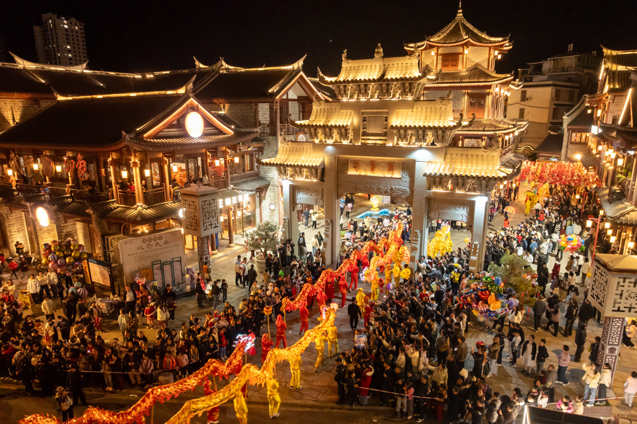 福满武平百灯闹春 非遗焕彩年味正浓