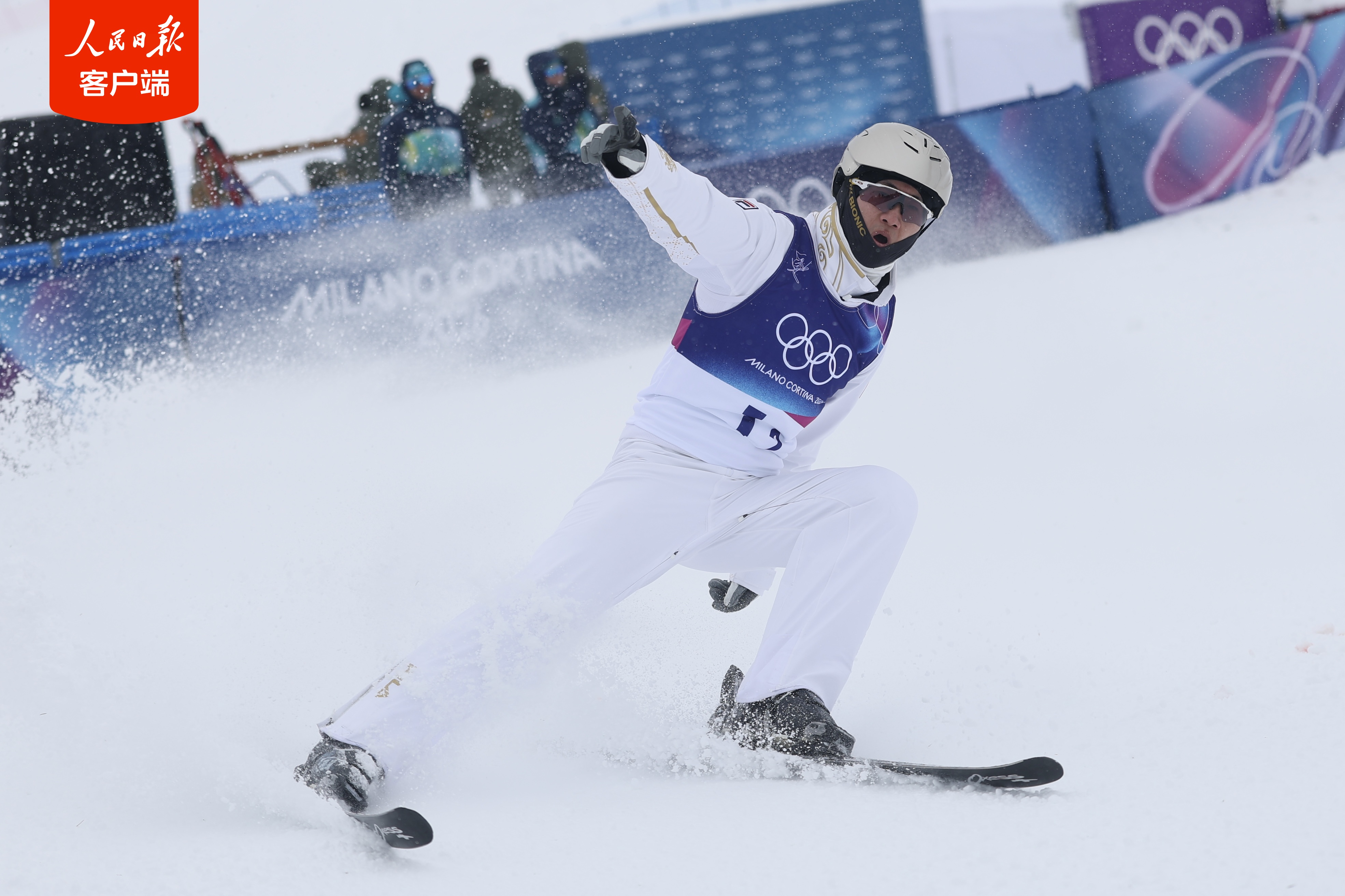 自由式滑雪空中技巧混合团体中国队获铜牌