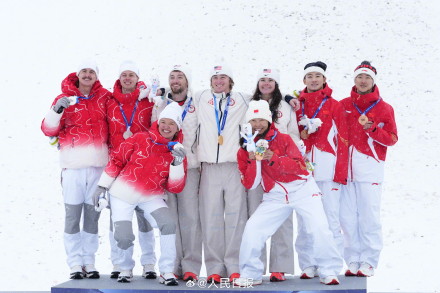 领奖台上的他们真的很美好