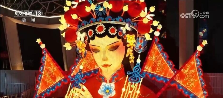 非遗夜游、多彩灯会、特色烟花秀 沉浸式体验激发新春文旅消费“夜”活力