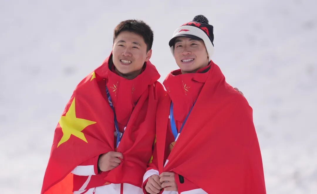 空中技巧再冲金，“金牌夫妻”徐梦桃、王心迪携手出战！力争弥补北京冬奥会银牌遗憾