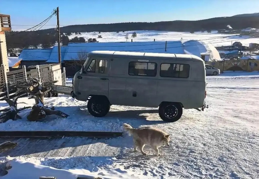 贝加尔湖7名中国游客遗体已找到！目击者：唯一幸存者在沉湖前最后一刻打开车门