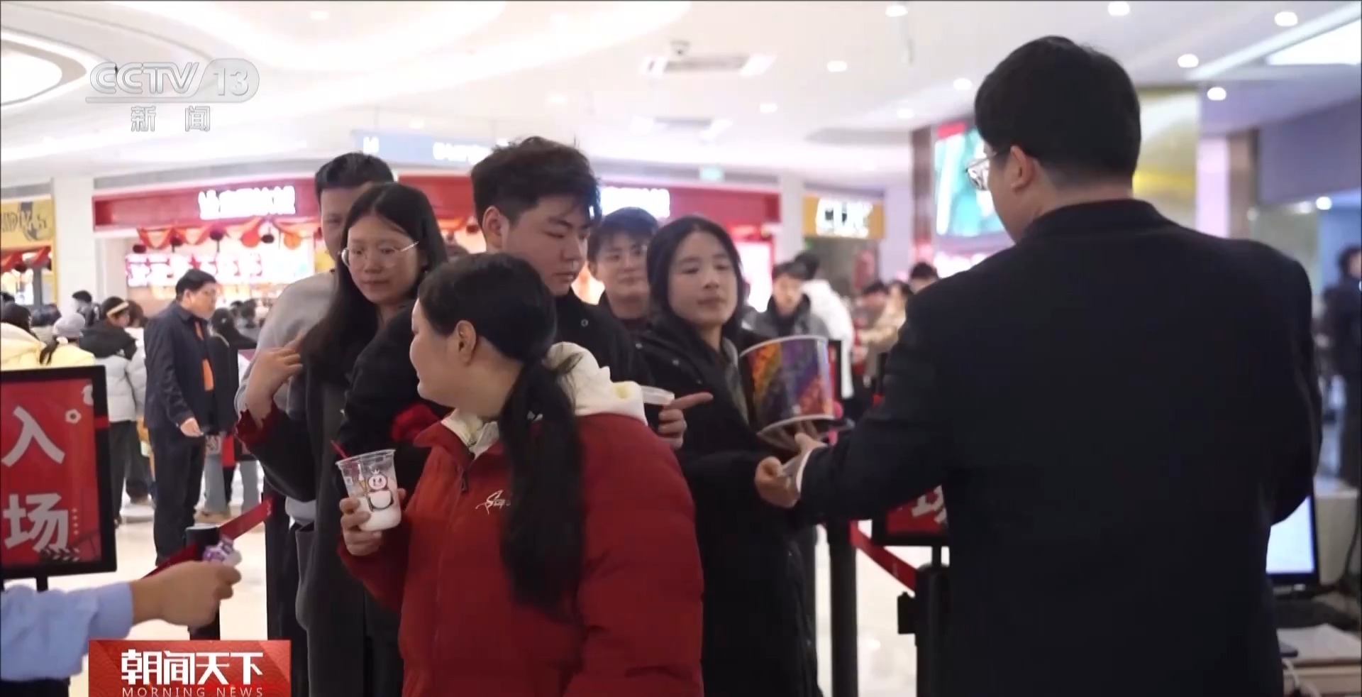 县城影院人气旺 三、四线城市成春节档票房主力