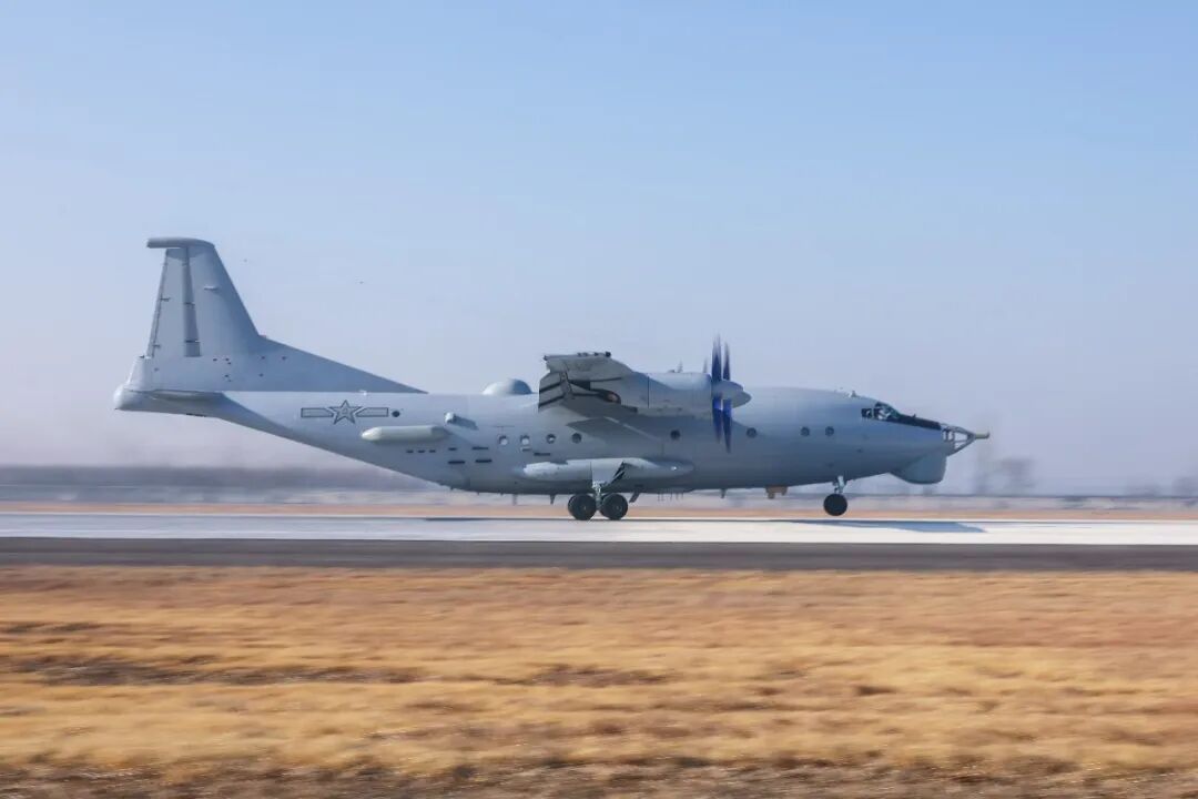 致敬坚守战位的人民子弟兵！