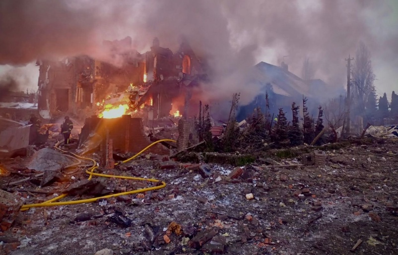 俄军凌晨对基辅展开大规模导弹与无人机袭击