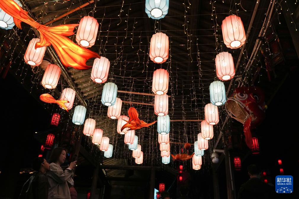 新春假期游兴浓