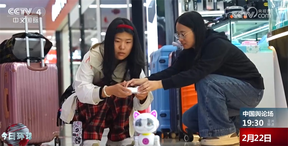 “传统年味+科技暖意”碰撞促消费动能足 “硬核”科技带来别样节日温度