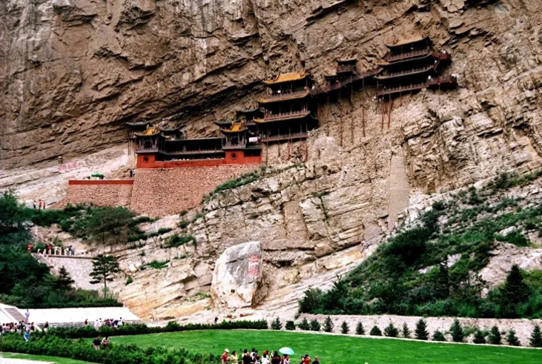 恒山景区因大风天气发布闭园检修通知,景区客服:出现落石,悬空寺部分设施受损 恒山景区因大风天气发布闭园检修通知,景区客服:出现落石,悬空寺部分设施受损