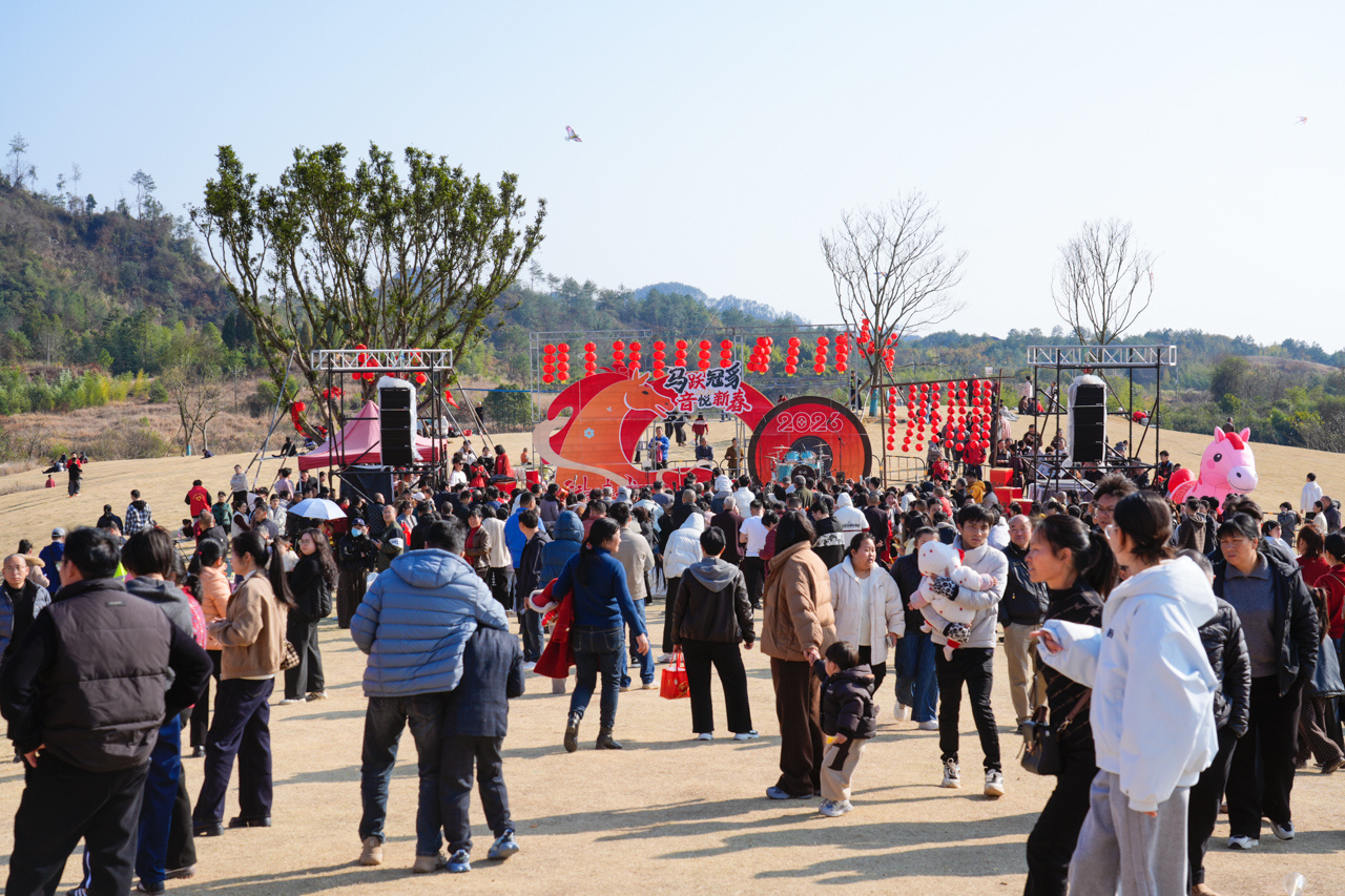 龙岩连城:文旅盛宴引客来 消费热潮燃新春 龙岩连城:文旅盛宴引客来 消费热潮燃新春