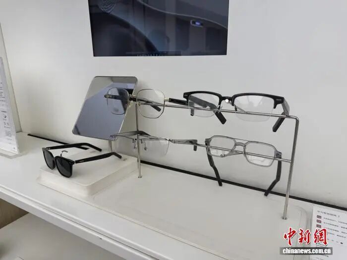 买个机器人回家过年