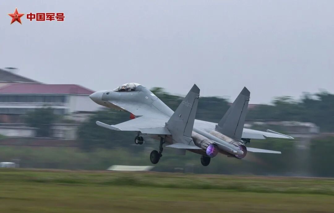 我们的航向：向难、向蓝、向前！