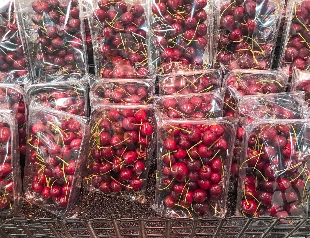 过年买的车厘子放几天就坏了？学会这招保鲜更持久→