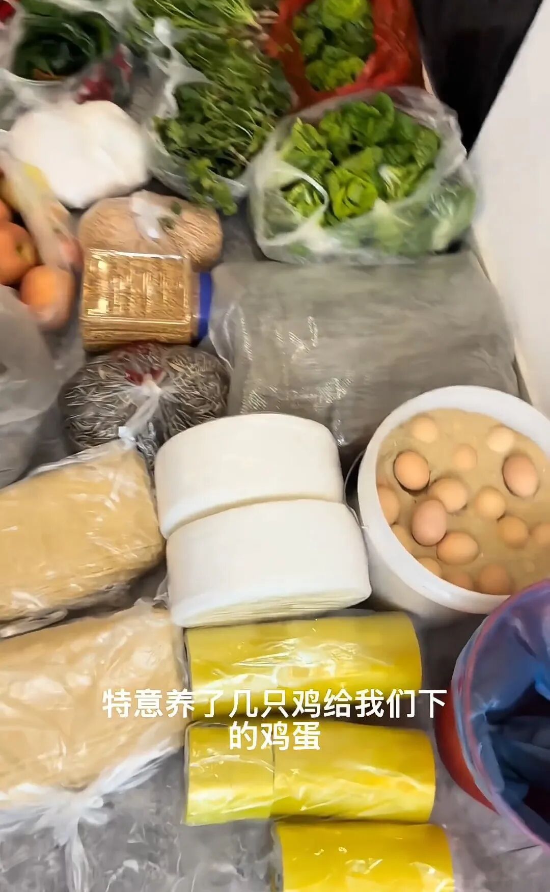 “妈，真的装不下了！”后备箱被爸妈塞了 “半个菜市场”，全国同款返程太真实了……