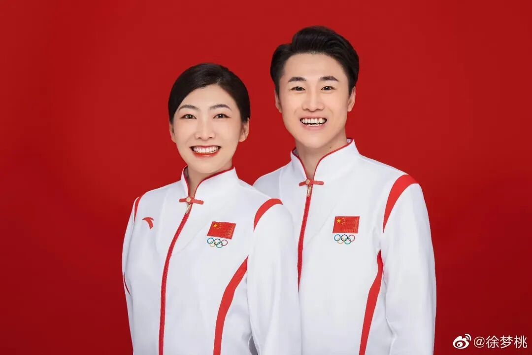 恭喜！“最强夫妻档”诞生！网友直呼：太甜了