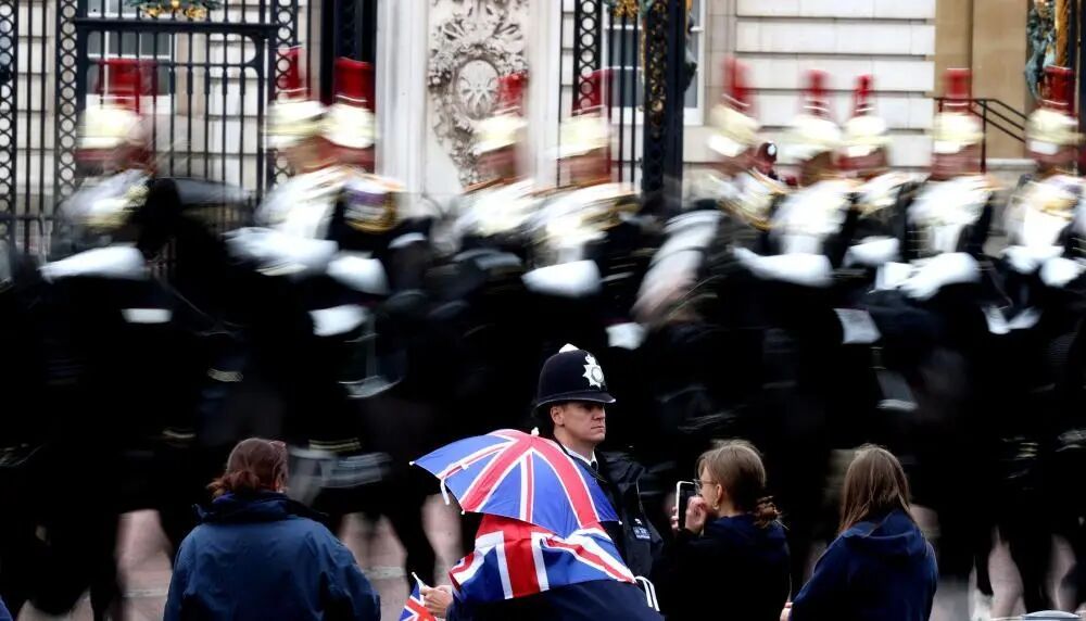 英国王室，危机时刻