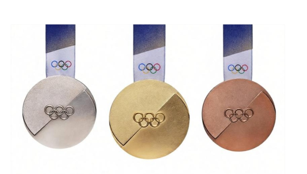 谷爱凌夺得自由式滑雪女子U型场地技巧冠军,李方慧获得银牌 谷爱凌夺得自由式滑雪女子U型场地技巧冠军,李方慧获得银牌