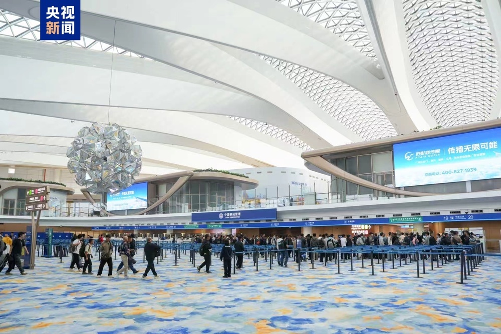 春节假期白云机场口岸出入境人员超37万人次 创历史同期新高