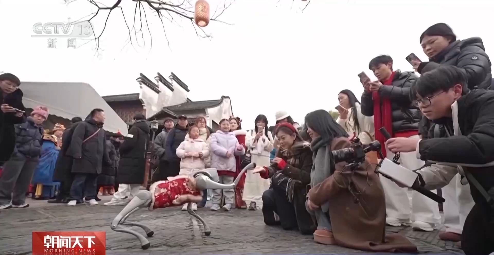 春节集中“上新” AI产品成热门“电子年货”