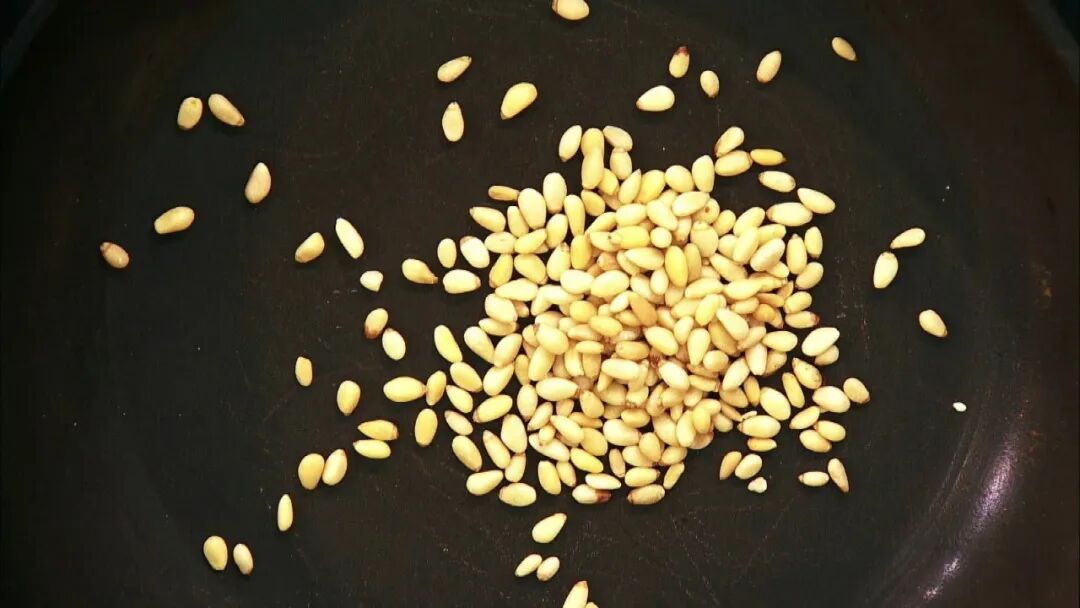 每天吃点它，肾精充盈，嗓子不干、排便不费劲——