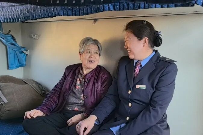 站站停!开行35年的列车,很特别! 站站停!开行35年的列车,很特别!